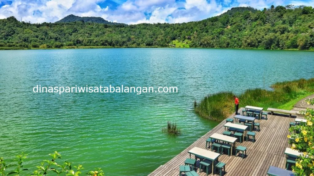 Wisata Danau Linow