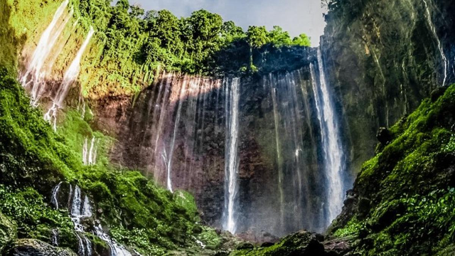 Pesona Curug Tumpak Sewu: Keajaiban Seribu Air di Lumajang